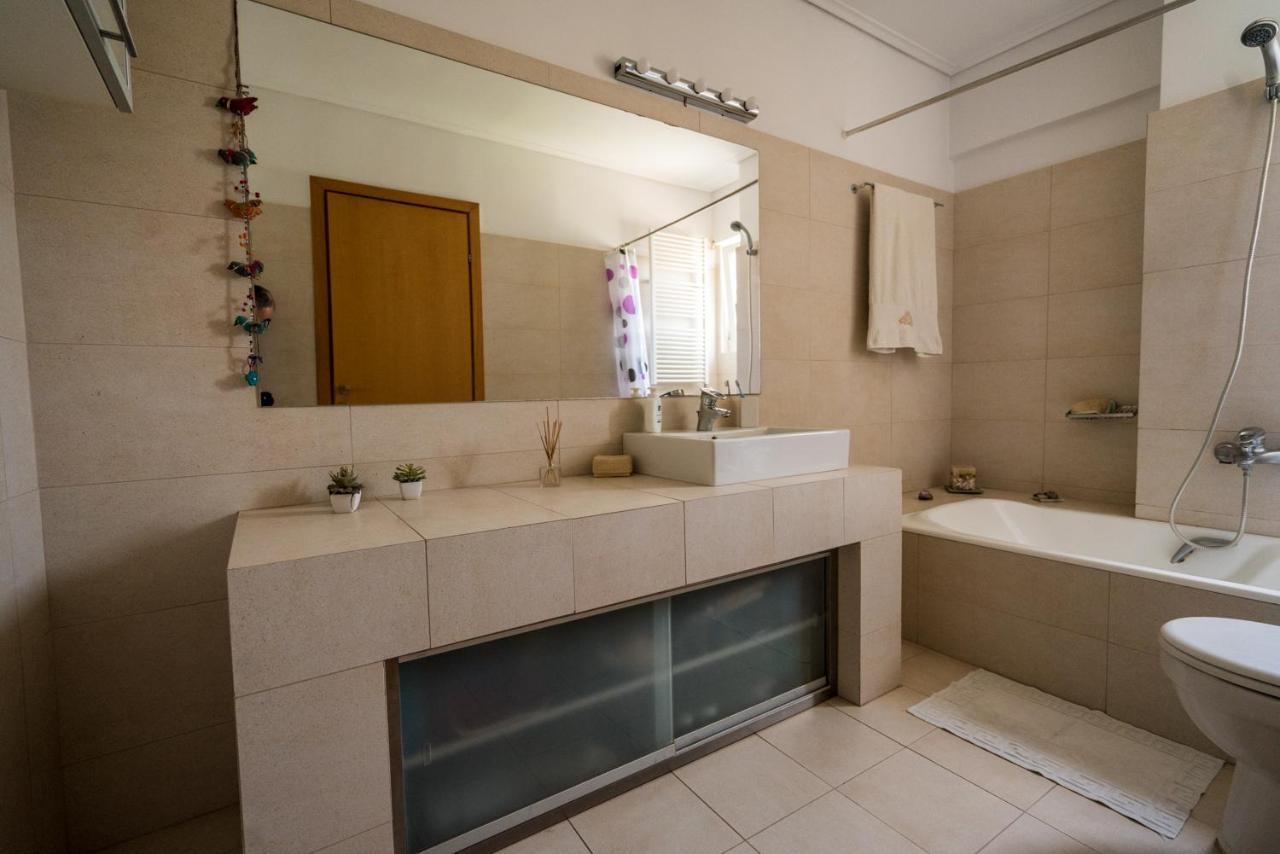 Family Getaway, Spacious And Luxurious, Sea View, Terrace, Next To Voula Beach, 20Min From Center アテネ エクステリア 写真